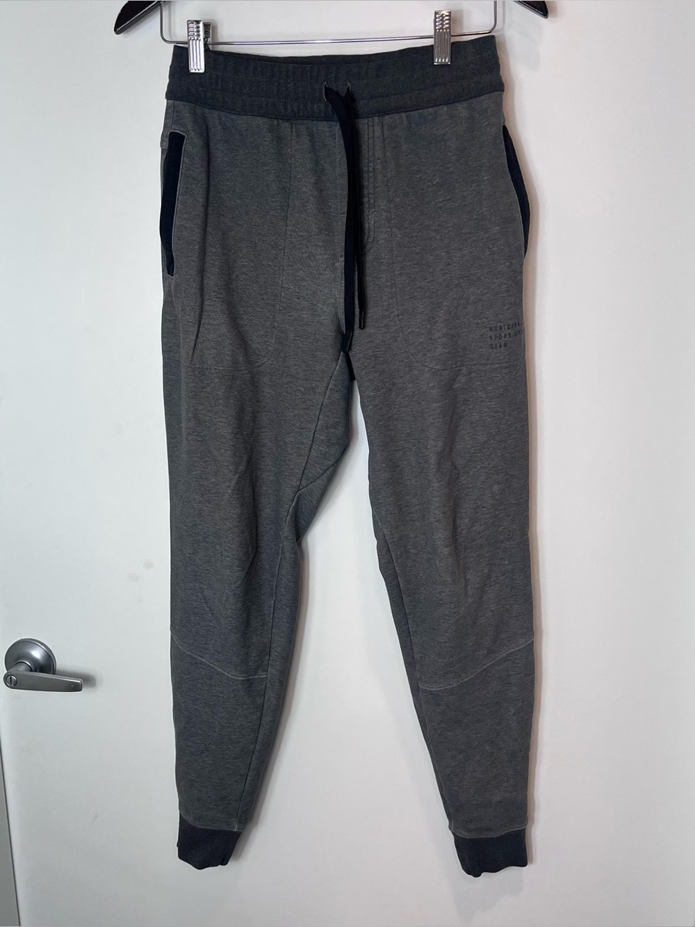 MUNICIPAL Sport Utility Jogger
Charcoal Gray Drawstring Sweat Pants Mens Small